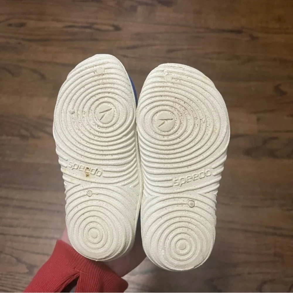 EUC Speedo Water Shoes‎ Size S (5/6)